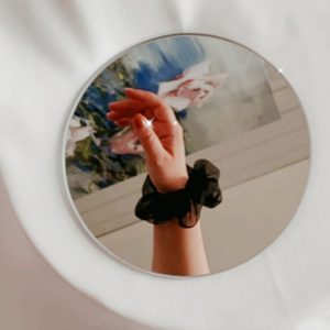 Svart Organza Scrunchie