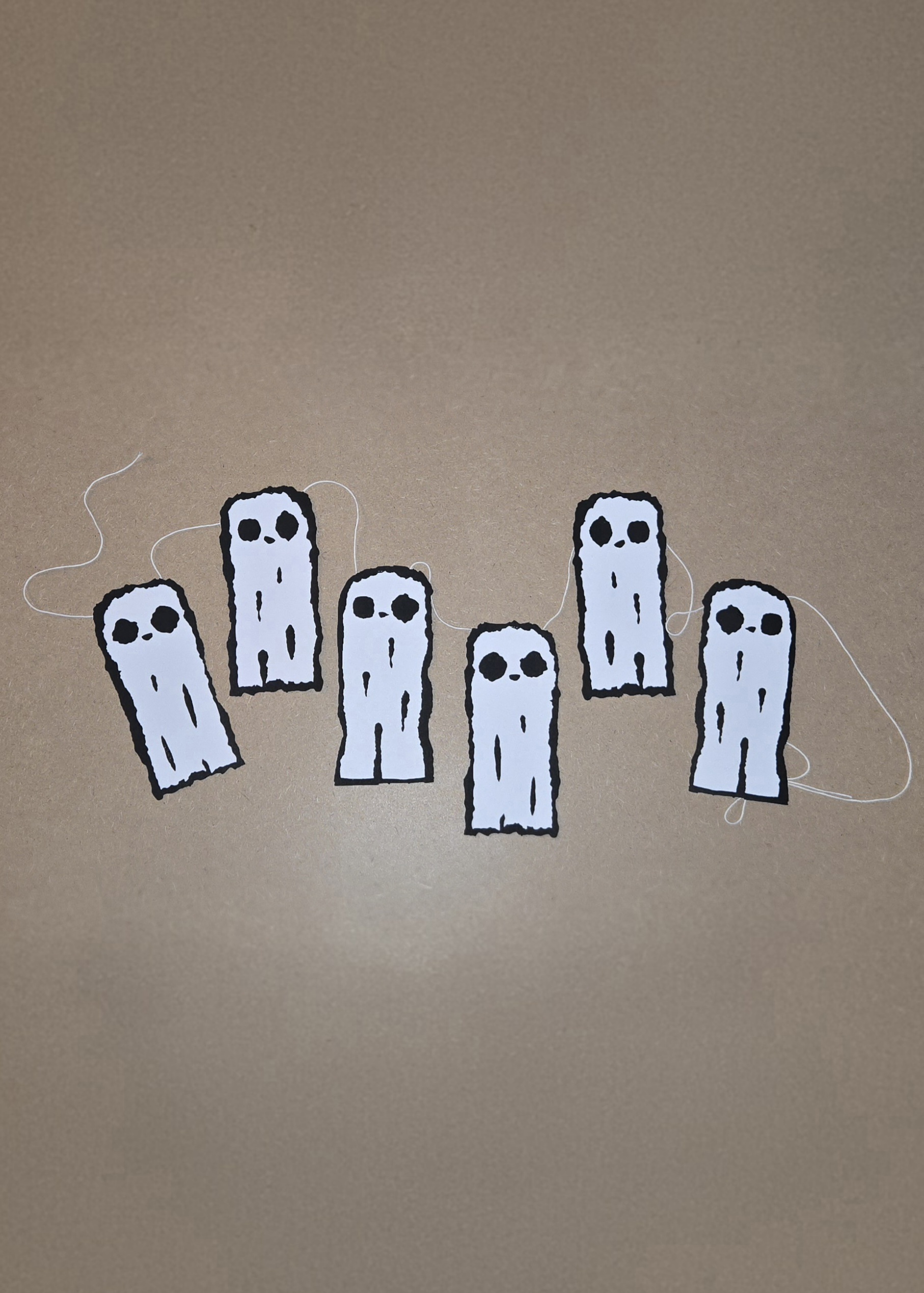 Ghosties Girlander