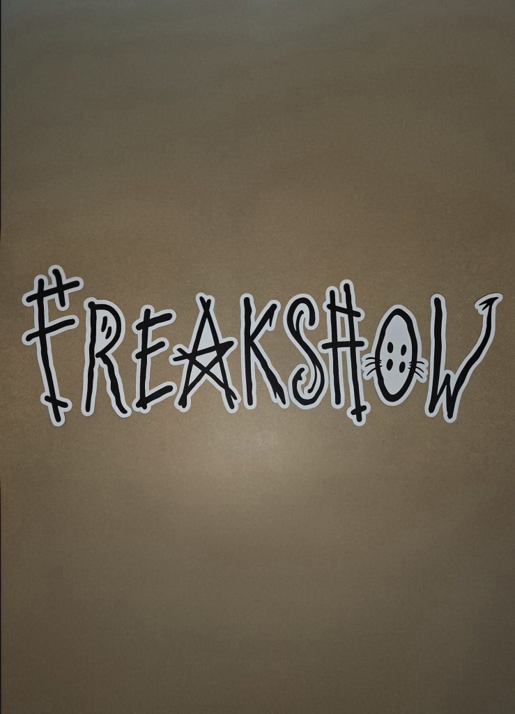 Freakshow Tekst Veggdekor